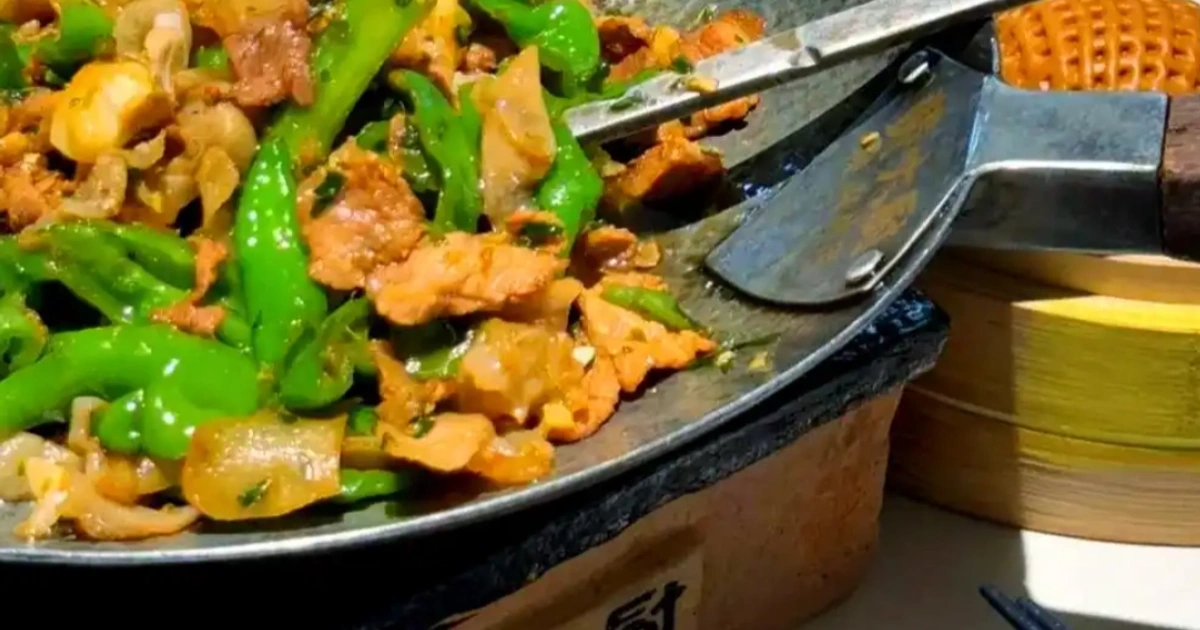 靠视频评选出的“炒肉大王”:费大厨爆款IP背后的心智占位与资本网络